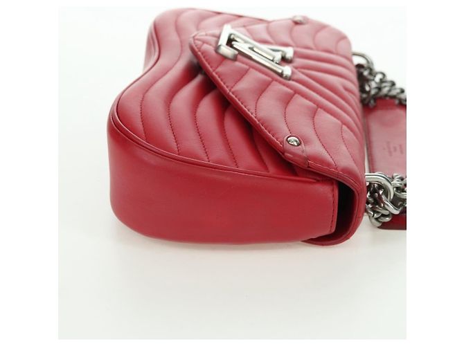 Louis Vuitton New Wave Chain Quilted Leather MM - vista 4