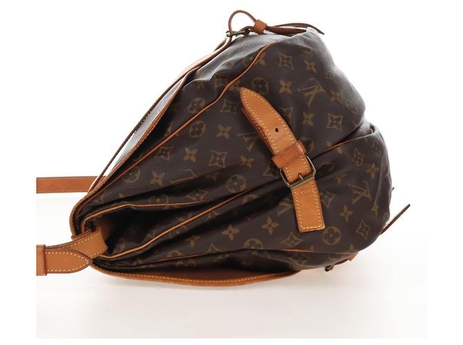 Louis Vuitton Saumur Monogram Canvas 43 - vista 3
