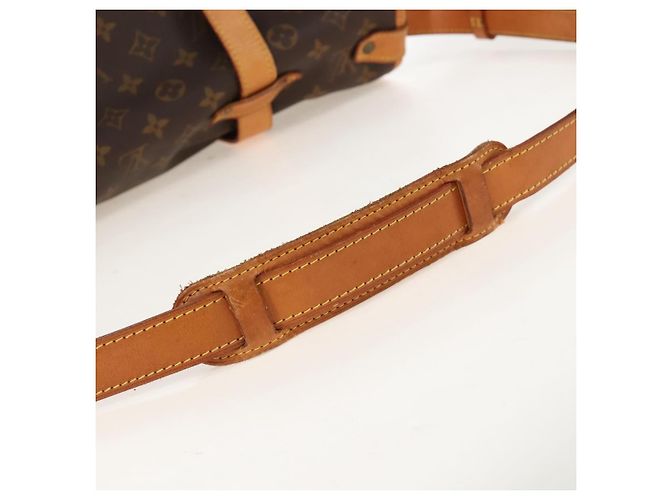 Louis Vuitton Saumur Monogram Canvas 43 - vista 7