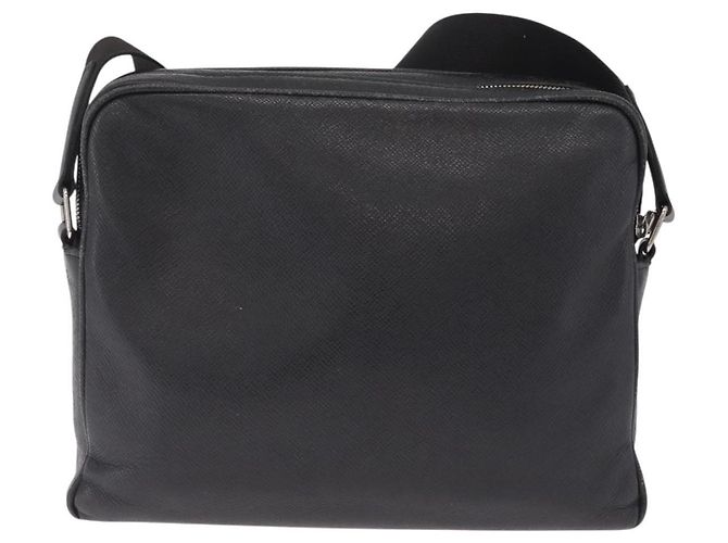 Louis Vuitton Alex Messenger Taiga Leather PM - vista 2