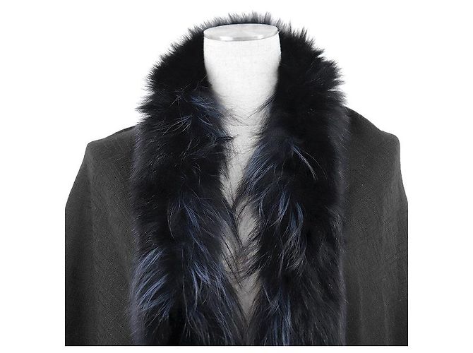 FENDI FENDI Sciarpa Cape in Lana e Cashmere - vista 2