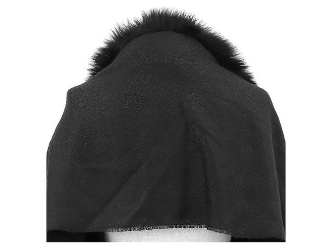 FENDI FENDI Sciarpa Cape in Lana e Cashmere - vista 8