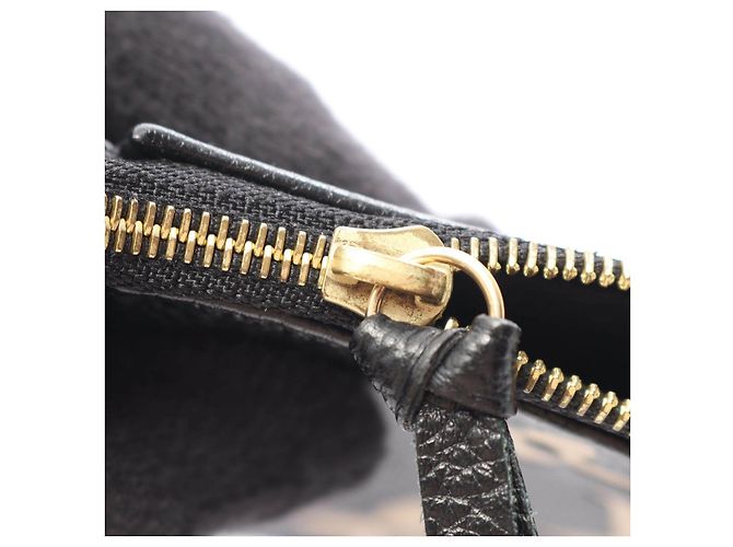 Louis Vuitton Mini Pochette Accessoires Monogram Empreinte Clutch - vista 5