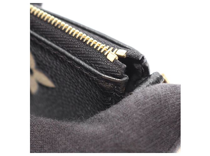 Louis Vuitton Mini Pochette Accessoires Monogram Empreinte Clutch - vista 9