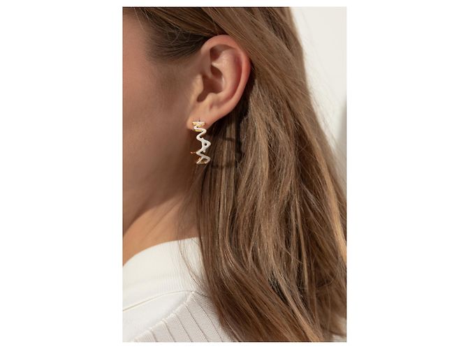 Orecchini Marni Logo oro e smalto bianco - vista 2
