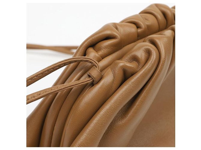 Bottega Veneta Mini Pochette in Pelle Marrone - vista 4