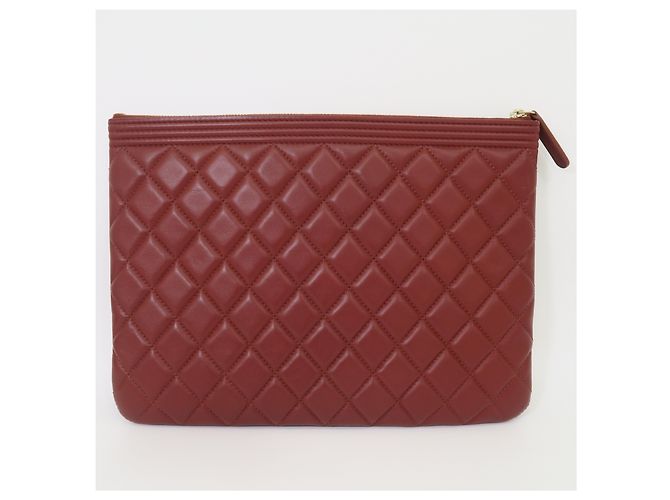 Chanel Clutch Boy New Medium in pelle di agnello bordeaux e oro - vista 5