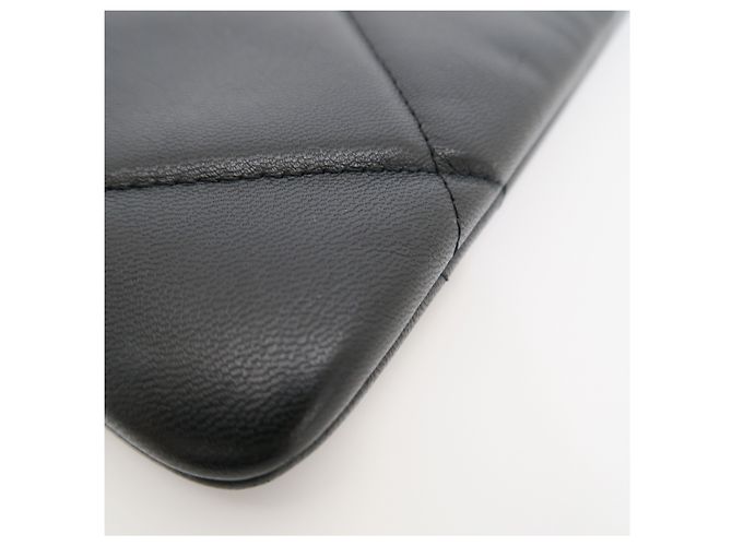 Chanel Clutch matelassé con logo CC dorato Nero Large - vista 4