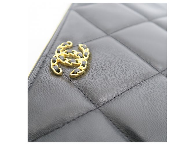 Chanel Clutch matelassé con logo CC dorato Nero Large - vista 5