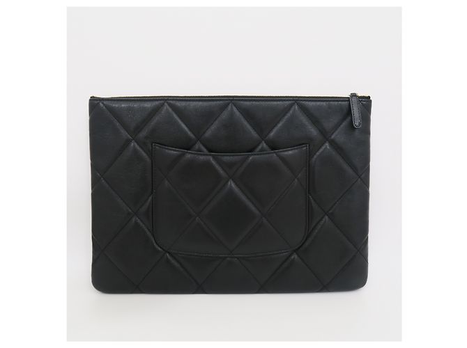 Chanel Clutch matelassé con logo CC dorato Nero Large - vista 7