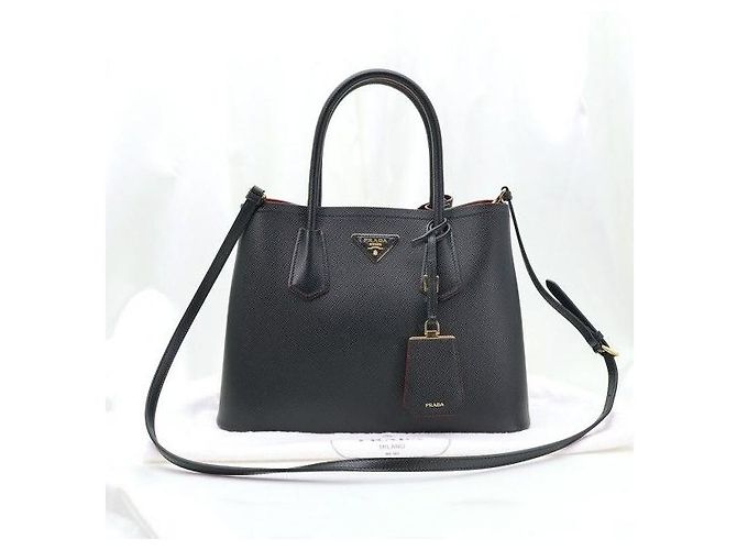 Prada Piccola borsa in pelle Saffiano nera con logo triangolare Quir - vista 2