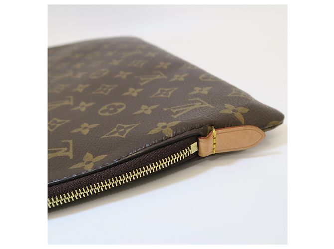Louis Vuitton Clutch Monogram Etui Voyage GM - vista 3