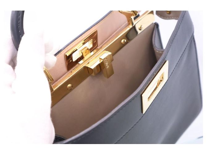 Fendi Borsa Tote Peekaboo IC Small Black AFLO - vista 12