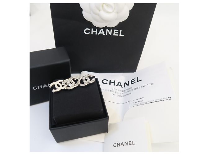 Chanel Orecchini CC Logo sbilanciati in metallo argento e strass - vista 3