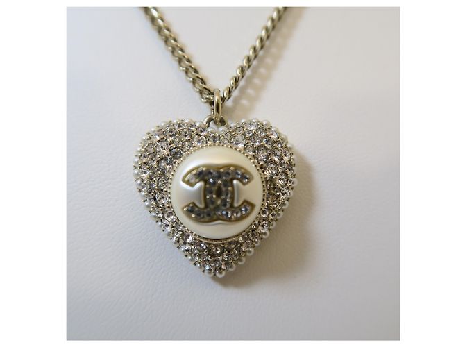 Chanel Collana di perle a cuore con logo CC - vista 4
