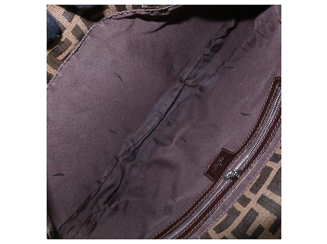 Fendi Flap Hobo Zucca Canvas Medium - vista 5