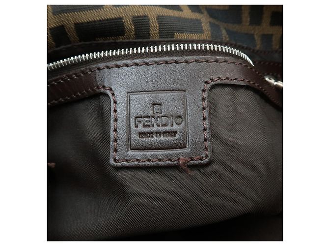 Fendi Flap Hobo Zucca Canvas Medium - vista 6