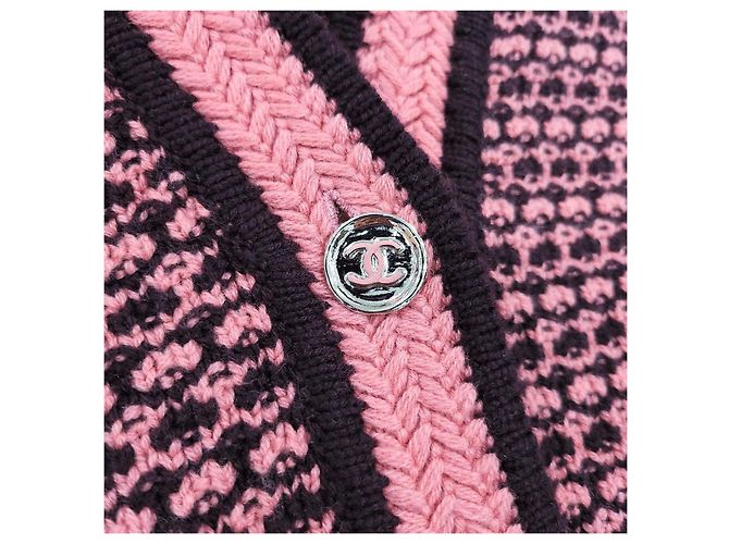Chanel V-Ausschnitt-Kaschmir-Cardigan mit zwei Taschen - Ansicht 9