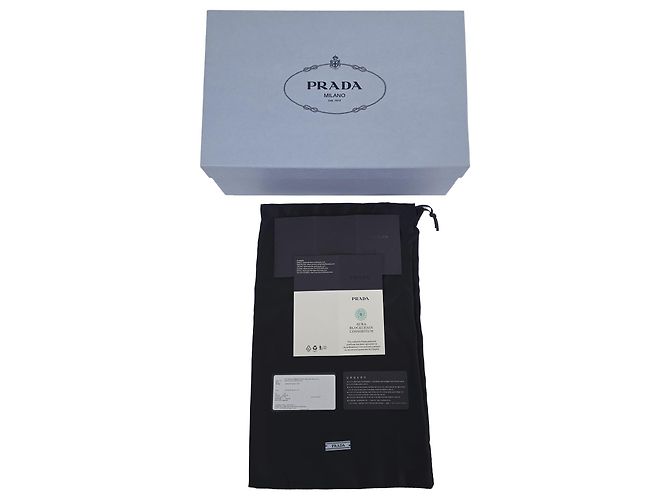Prada Mocassini in camoscio da donna con logo triangolare Alabaster Pink - vista 15