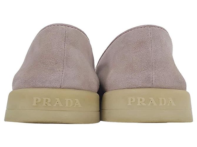 Prada Mocassini in camoscio da donna con logo triangolare Alabaster Pink - vista 9