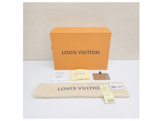 Louis Vuitton Borsa a tracolla Epi Twist PM - vista 19