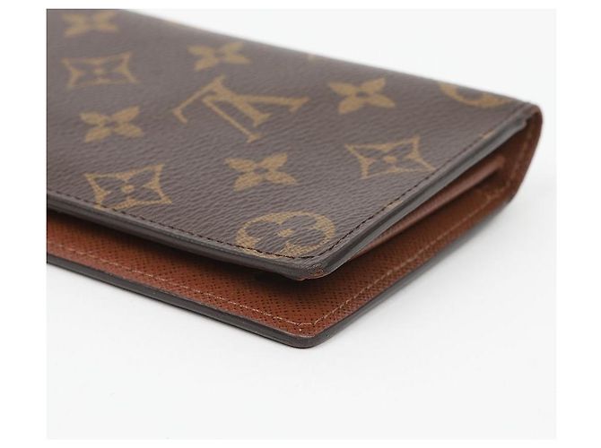 Louis Vuitton Monogram Brazza Long Wallet for Men - view 5