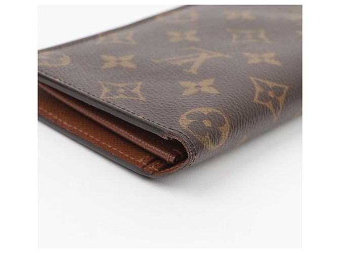 Louis Vuitton Monogram Brazza Long Wallet for Men - view 7