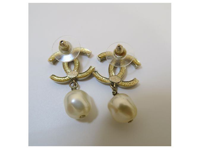 Chanel Orecchini Logo CC in perle e cubic zirconia dorati - vista 6