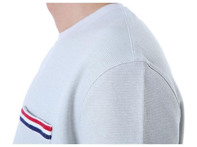 Thom Browne T-shirt redonda de lin e algodão com riscas e bolso - vista 29