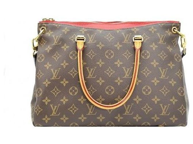 Louis Vuitton Monogram Canvas CERISE Palace MM - vista 4