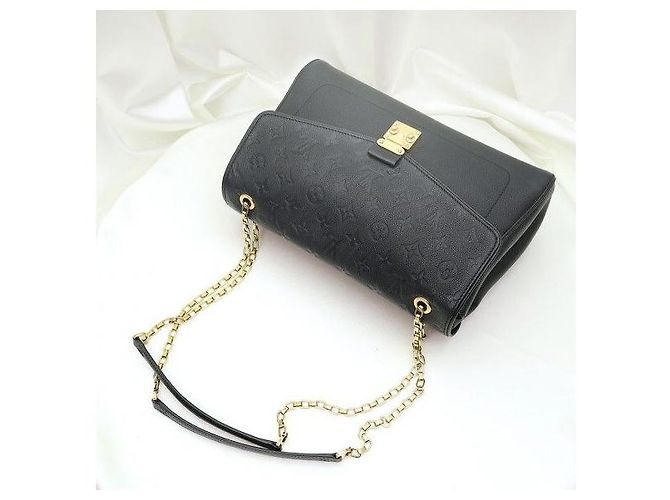 Louis Vuitton Borsa a tracolla Saint-Germain MM in Monogram Empreinte con catena dorata - vista 5