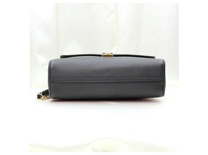 Louis Vuitton Borsa a tracolla Saint-Germain MM in Monogram Empreinte con catena dorata - vista 6
