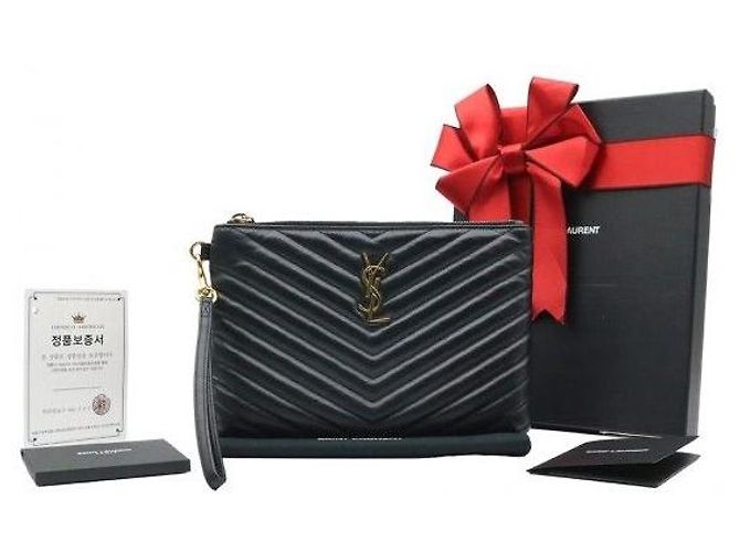 Autre Marque Classic Monogram Small Strap Pouch Clutch - Ansicht 2