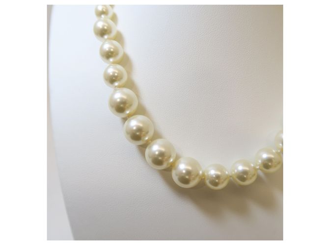 Chanel Ultima Collana in Oro CC Logo Pearl Anniversary - vista 5