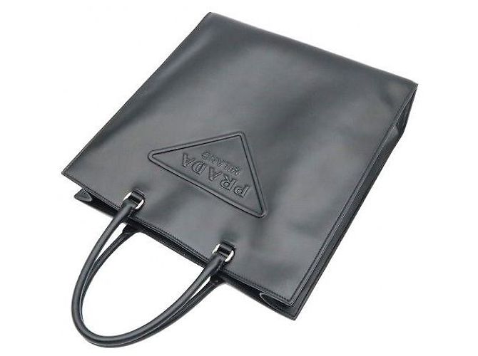Prada Borsa Tote in pelle morbida nera con lettere embossed a triangolo - vista 5