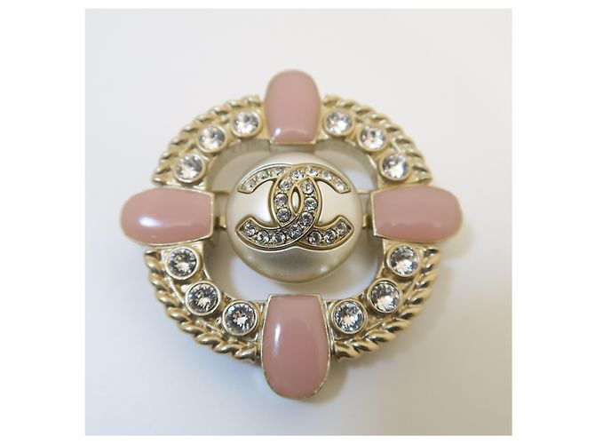 Chanel Spilla logo rotonda con perle dorate - vista 2