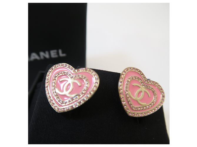 Chanel Orecchini Cuore in Cristallo con Logo CC in Rosa - vista 4