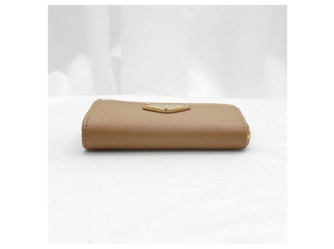 Prada Saffiano Triangle Zip Small Kartenetui Camel - Ansicht 6