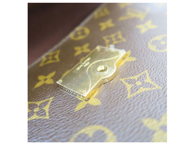 Louis Vuitton Borsa a tracolla Monogram Cluny MM - vista 7