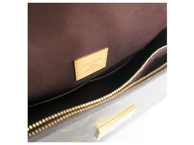 Louis Vuitton Borsa a tracolla Monogram Cluny MM - vista 8