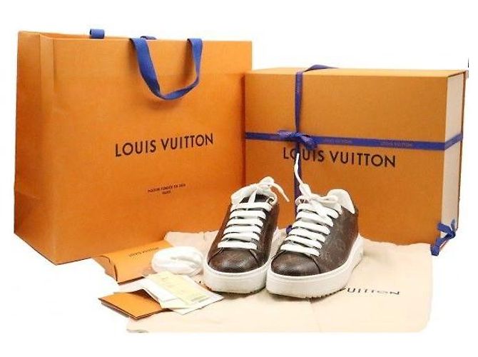 Louis Vuitton Sneakers Timeout da donna in tela Monogram - vista 2