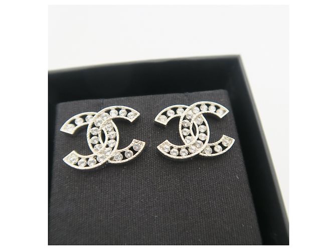 Chanel Große Crystal Silver Logo-Ohrringe - Ansicht 2