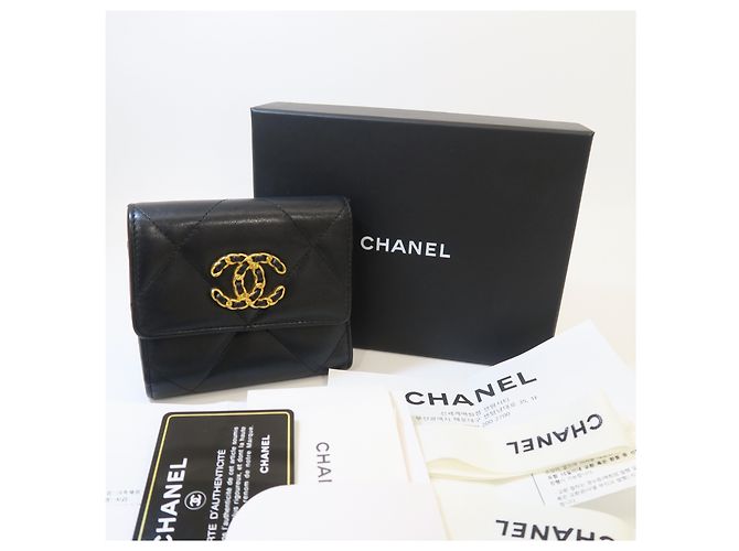 Chanel Damenbrieftasche schwarz mit großem Logo - Ansicht 2