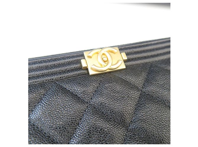Chanel Clutch Caviar Boy Large Gold Display - vista 3