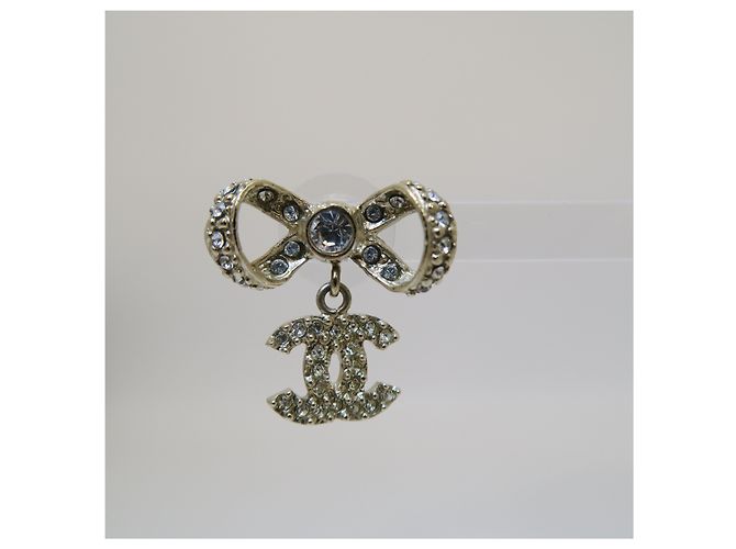 Chanel Orecchini a nastro di cristallo con logo CC dorato Grade - vista 4