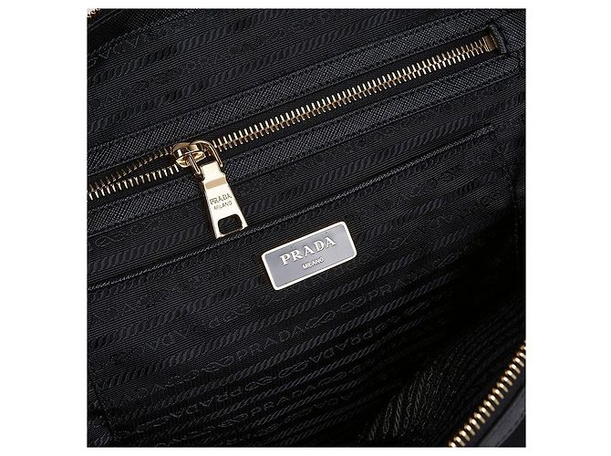 Prada Borsa a tracolla in nylon con logo dorato - vista 6