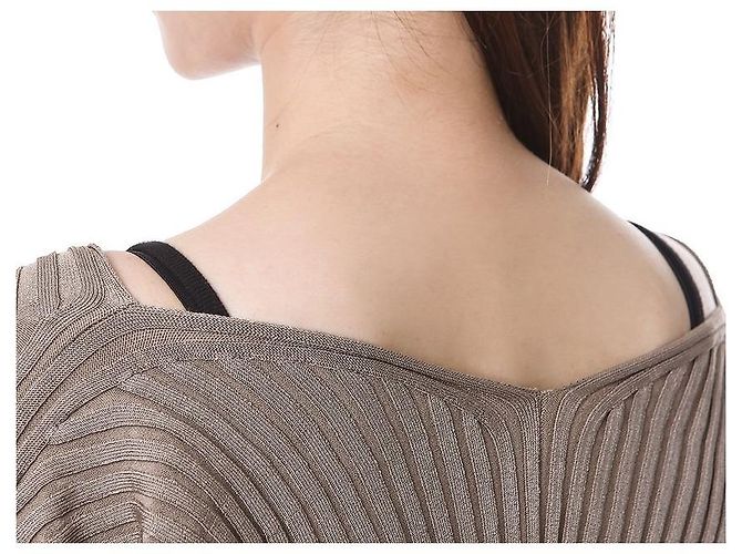Jacquemus Kurzes Rippstrick-Cardigan mit Mikro-Gold-Logo - Ansicht 16