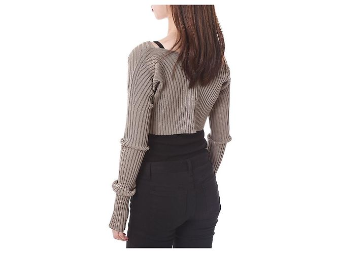 Jacquemus Kurzes Rippstrick-Cardigan mit Mikro-Gold-Logo - Ansicht 19