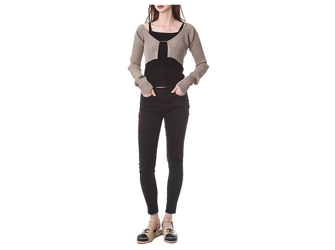 Jacquemus Kurzes Rippstrick-Cardigan mit Mikro-Gold-Logo - Ansicht 5