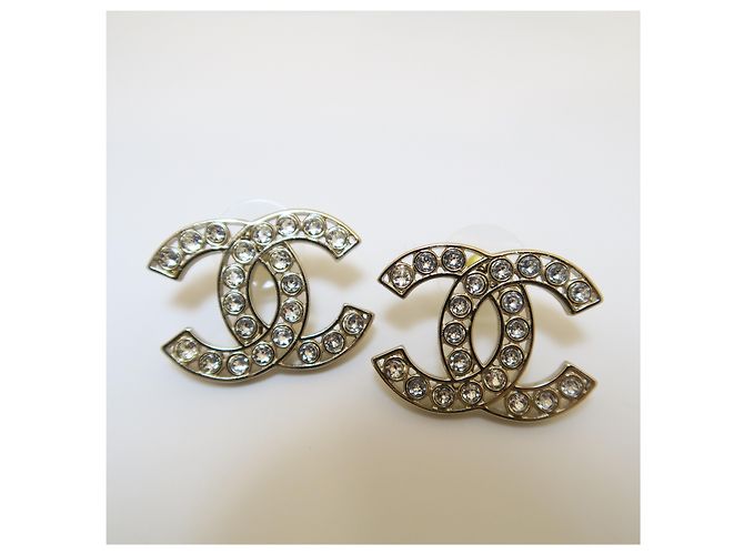 Chanel Orecchini in metallo dorato con logo CC e cristalli - vista 8